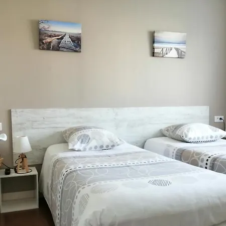Отель Le Poulmic Lanveoc